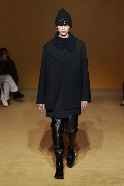 Look 1